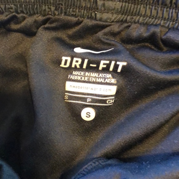 Nike shorts - Picture 3 of 3